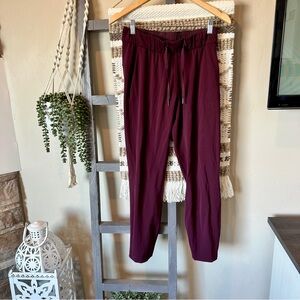 Lululemon Women’s On The Fly 7/8 Pant Burgundy Size 4 #160